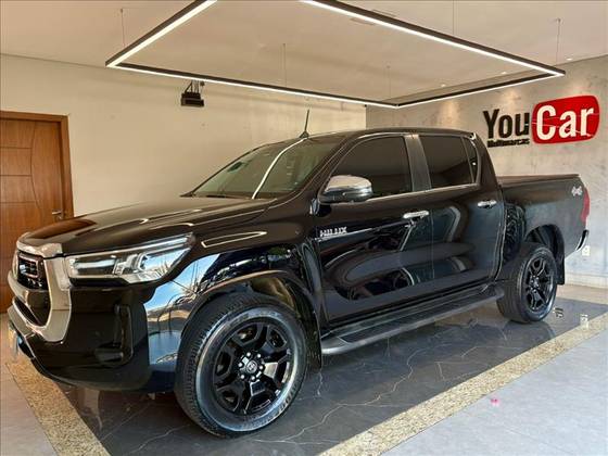 TOYOTA HILUX 2.8 D-4D TURBO DIESEL CD SRX 4X4 AUTOMÁTICO TOYOTA HILUX 2.8 D-4D TURBO DIESEL CD SRX 4X4 AUTOMÁTICO